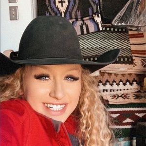 Meet your Posher, Faith